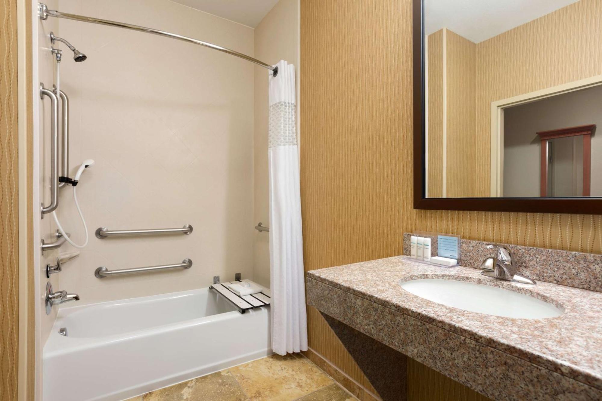 Hampton Inn Wichita-East מראה חיצוני תמונה